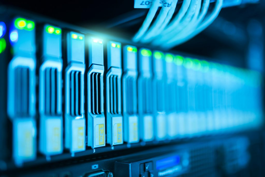 Servidores y almacenamiento informático